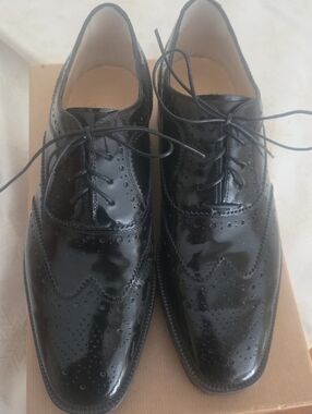 CHRISTIAN LOUBOUTIN Black Patent Wingtip Lace-Up Oxfords